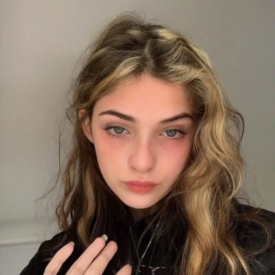 Maria Santos's avatar